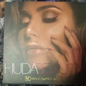 HUDA Beauty Highlighter 3D